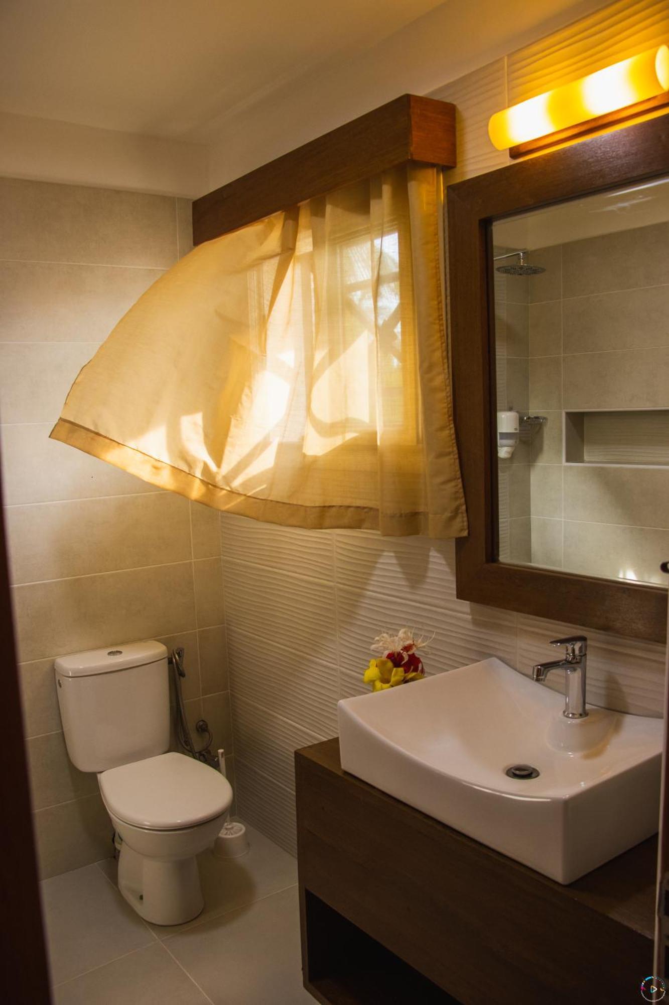 Hotel Baobab Cafe Морондава Екстериор снимка