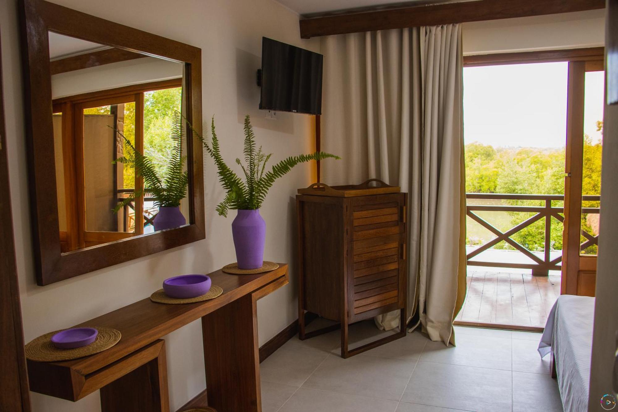 Hotel Baobab Cafe Морондава Екстериор снимка